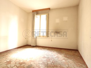 Casa Indipendente in Vendita a Vicenza, 145'000€, 193 m², con Box