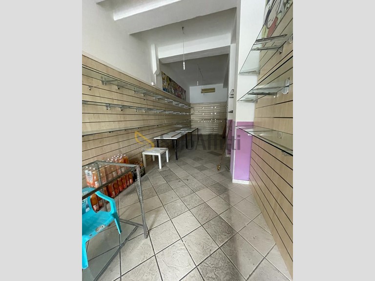 Capannone in Affitto a Reggio Calabria, zona Stadio, 500€, 50 m²