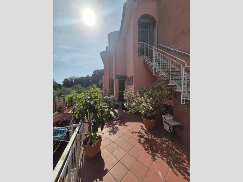 Casa Indipendente in Vendita a La Spezia, 239'000&euro;, 220 m², con Box