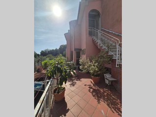 Casa Indipendente in Vendita a La Spezia, 239'000&euro;, 220 m², con Box