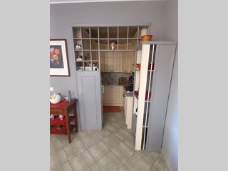 Bilocale in Vendita a Taggia, zona Arma Di Taggia, 180'000€, 50 m², arredato