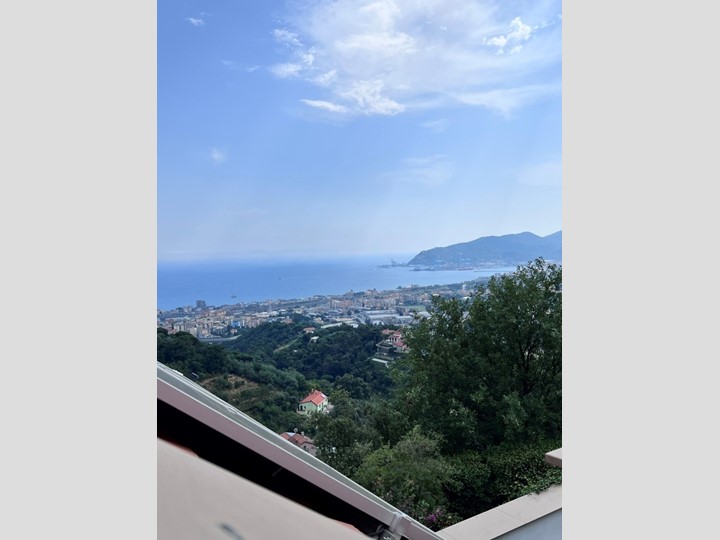 Casa Indipendente in Vendita a Savona, 1'000'000€, 250 m², con Box