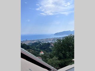 Casa Indipendente in Vendita a Savona, 1'000'000€, 250 m², con Box