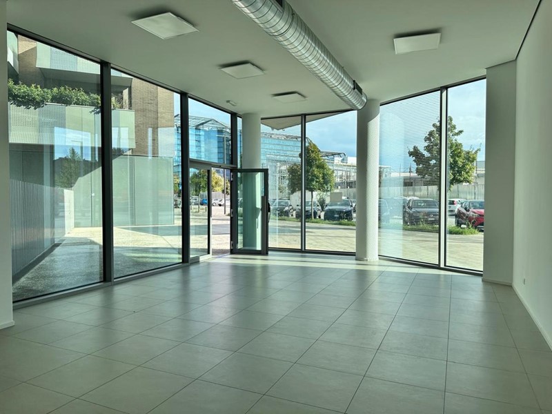 Ufficio in Affitto a Bologna, 1'700€, 65 m²