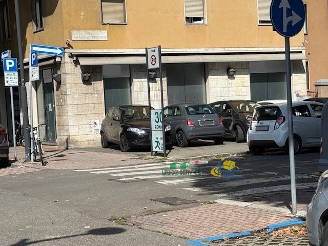 Immobile commerciale in Affitto a Parma, 1'900€, 160 m²