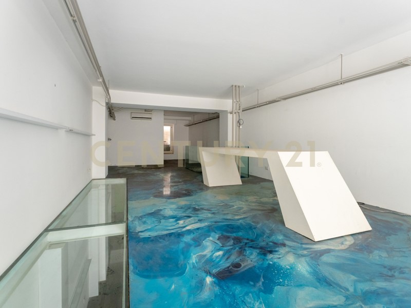 Immobile commerciale in Vendita a Catania, 98'000&euro;, 74 m²