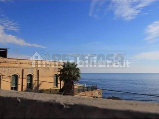 Casa Indipendente in Vendita a Siracusa, 250'000&euro;, 140 m²