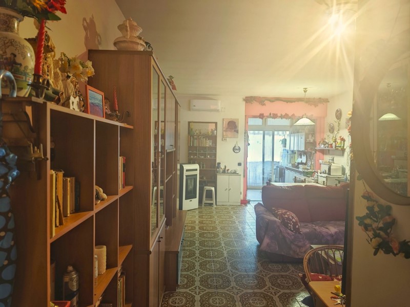 Quadrilocale in Vendita a Luni, zona Luni mare, 150'000€, 77 m²