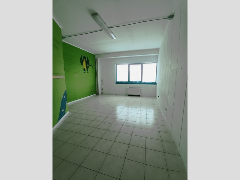Laboratorio in Vendita a San Benedetto del Tronto, 135'000€, 110 m²