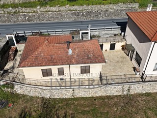 Casa Indipendente in Vendita a Airole, 350'000€, 180 m²