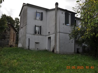 Casa Indipendente in Vendita a Varsi, 110'000€, 175 m²