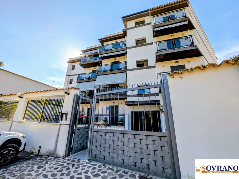 Trilocale in Vendita a Palermo, 240'000€, 85 m²