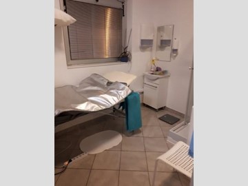 Attività commerciale in Affitto a Pisa, 650€, 45 m²