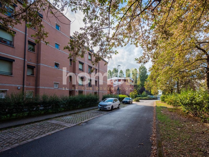 Appartamento in Vendita a Reggio Emilia, zona Sesso, 160'000€, 86 m², con Box