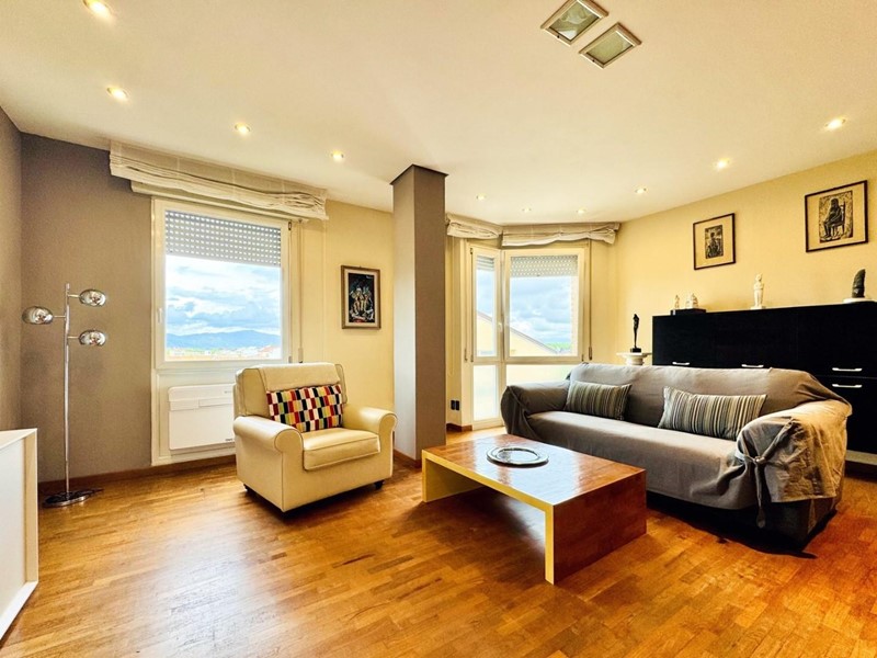 Quadrilocale in Affitto a Viareggio, 3'200€, 140 m², arredato