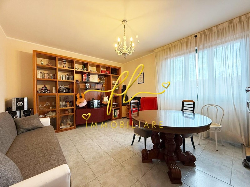 Appartamento in Vendita a Cecina, 239'000€, 122 m², con Box