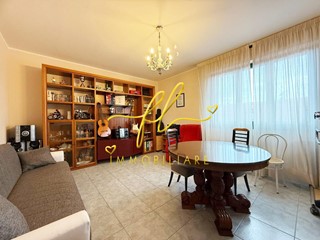 Appartamento in Vendita a Cecina, 239'000€, 122 m², con Box