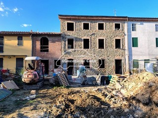 Quadrilocale in Vendita a Capannori, zona Camigliano, 240'000&euro;, 100 m²