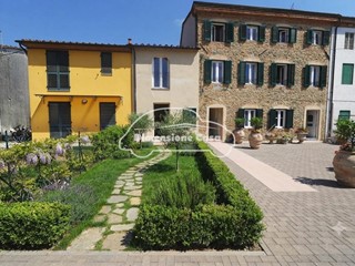 Quadrilocale in Vendita a Capannori, zona Camigliano, 240'000&euro;, 100 m²