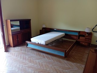 Quadrilocale in Affitto a Carrara, zona Fossola, 1'200€, 120 m², arredato