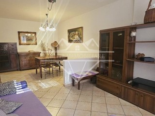 Quadrilocale in Vendita a Carrara, 169'000€, 105 m², arredato