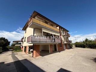 Quadrilocale in Vendita a Castagneto Carducci, zona Donoratico, 185'000€, 87 m², arredato, con Box