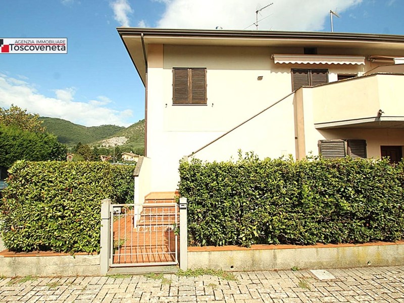 Quadrilocale in Vendita a Lucca, zona Santa Maria Del Giudice, 170'000€, 89 m²