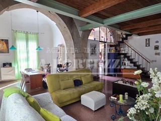 Appartamento in Vendita a Pisa, 395'000€, 145 m²
