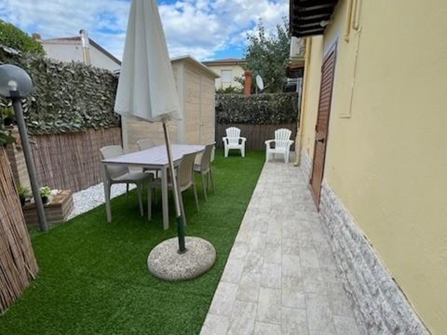 Casa Semi Indipendente in Vendita a Pisa, zona Marina di Pisa, 220'000€, 45 m²