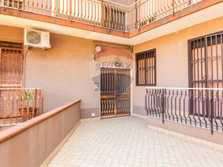 Appartamento in Vendita a Aci Catena, 69'000€, 116 m²