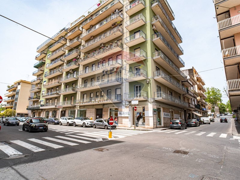 Appartamento in Vendita a Acireale, 119'000&euro;, 144 m²
