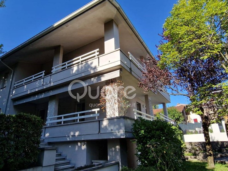 Casa Semi Indipendente in Vendita a Tarcento, 330'000€, 375 m²