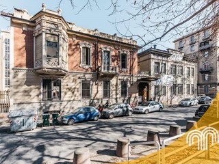 Appartamento in Vendita a Torino, 369'000€, 203 m²