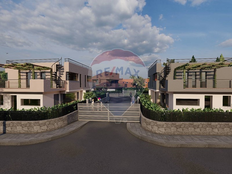 Casa Semi Indipendente in Vendita a San Pietro Clarenza, 285'000€, 120 m²