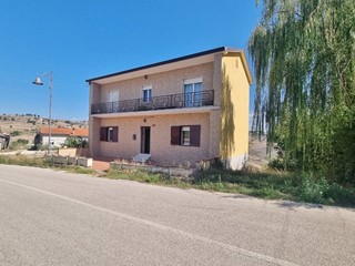 Casa Indipendente in Vendita a Sant'Arcangelo Trimonte, 65'000€, 150 m²