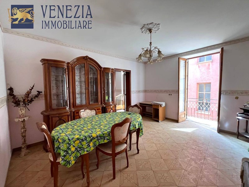 Casa Semi Indipendente in Vendita a Sciacca, 90'000€, 165 m²
