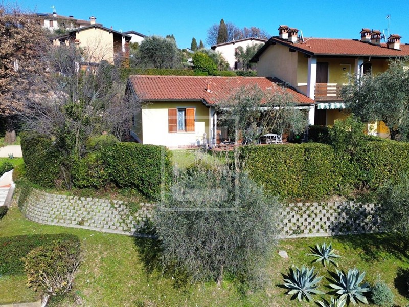 Villetta a schiera in Vendita a Soiano Del Lago, 419'000€, 170 m²