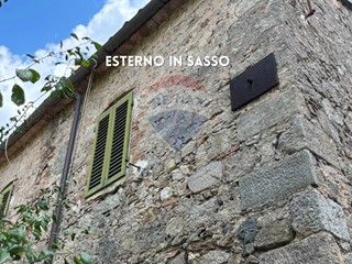 Casa Indipendente in Vendita a Roccastrada, 100'000€, 263 m²