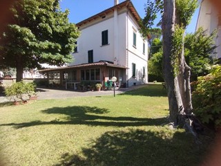 Villa in Vendita a San Miniato, 590'000€, 300 m²