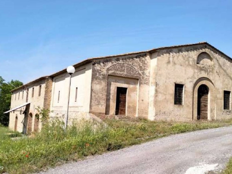 Immobile commerciale in Vendita a Piombino, 525'938&euro;, 1550 m²