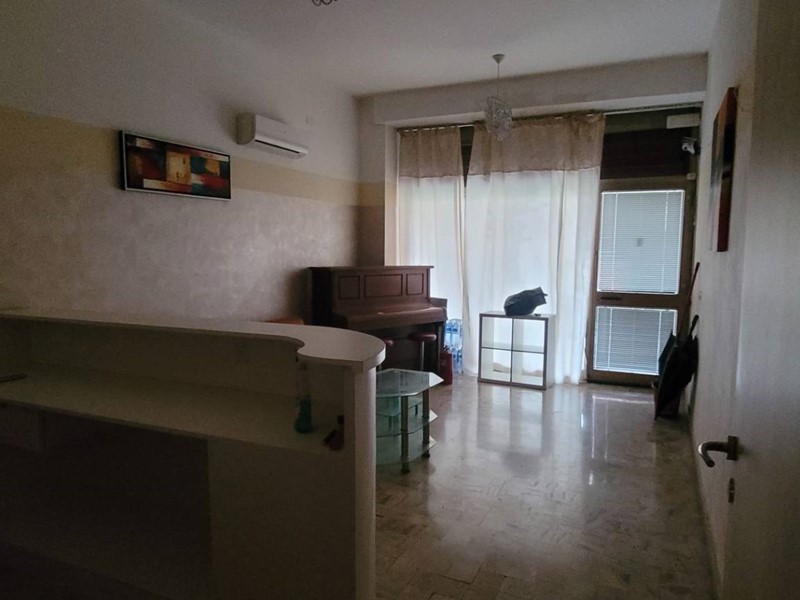 Immobile commerciale in Vendita a Pontedera, 79'000€, 105 m²