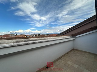 Trilocale in Vendita a Cuneo, 90'000€, 80 m²