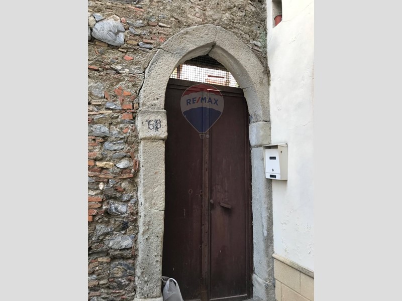 Casa Indipendente in Vendita a Casalvecchio Siculo, 45'000€, 127 m²