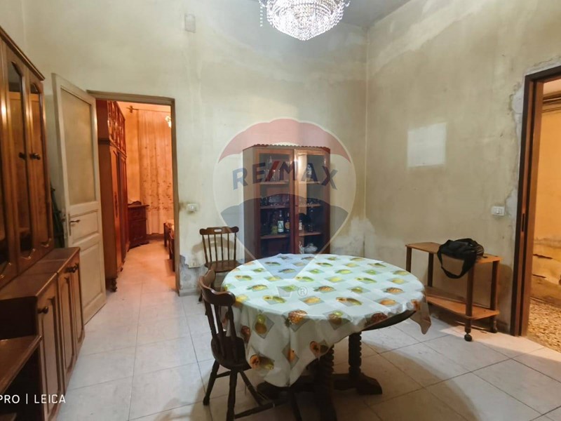 Quadrilocale in Vendita a Catania, 39'000&euro;, 74 m²