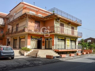 Immobile commerciale in Vendita a Fiumefreddo di Sicilia, 118'000&euro;, 355 m²