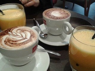 Attività commerciale in Vendita a Mirandola, 210'000€, 100 m²