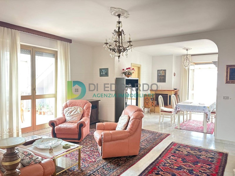 Appartamento in Vendita a Martinsicuro, 120'000€, 160 m²