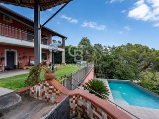 Villa in Vendita a Mascali, 430'000€, 215 m²