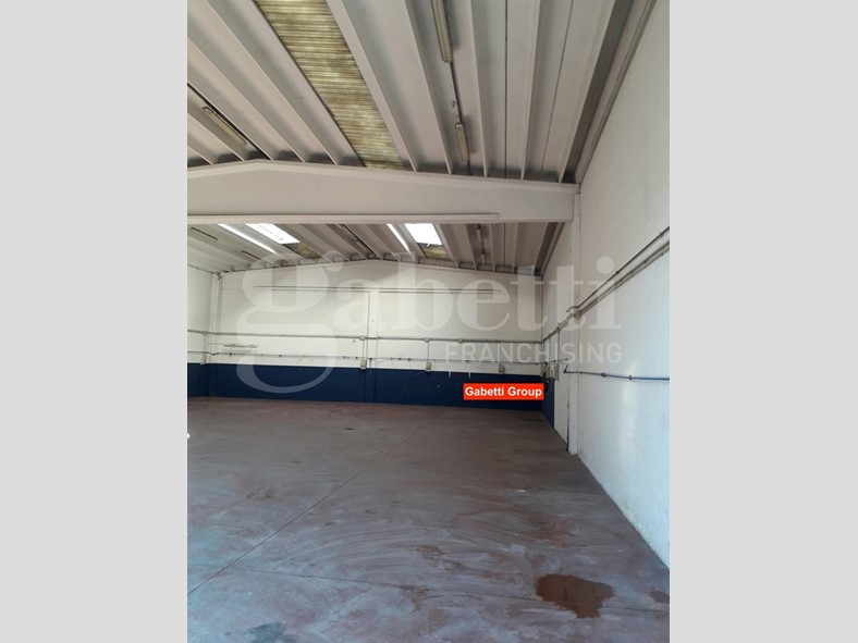 Capannone in Affitto a Villorba, 3'500€, 1400 m²