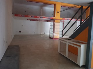 Negozio in Vendita a Bagheria, 177'000€, 150 m²